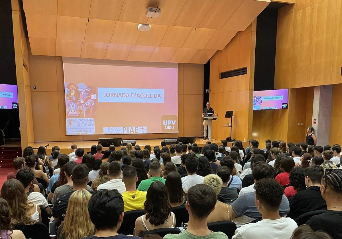 El campus de Gandia de la UPV celebra una jornada de acogida para los nuevos alumnos 