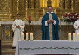 Imagen de la retransmisión de la Santa Misa desde la Parroquia de la Asunción de Torrent e impartida por el sacerdote José Corbí.