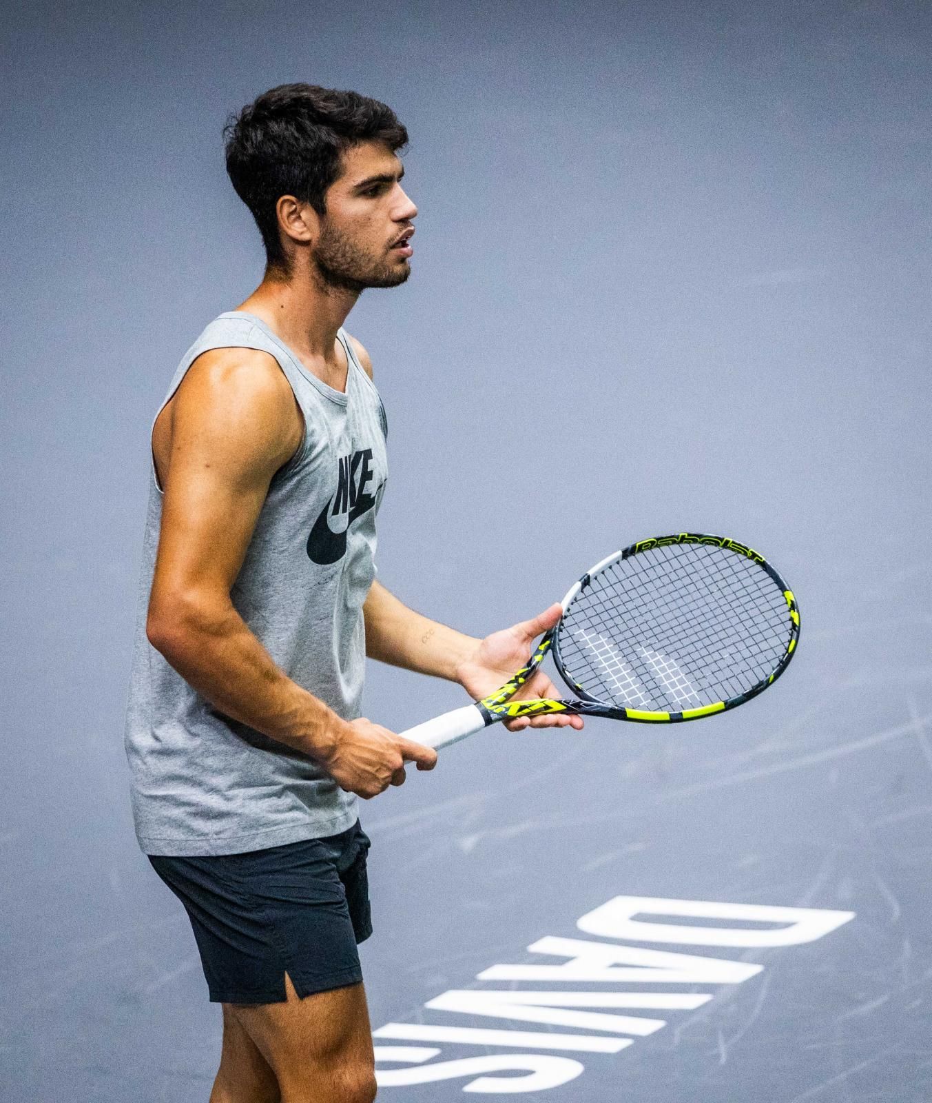 Carlos Alcaraz ya entrena en Valencia para la Copa Davis