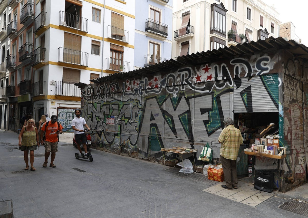 Imagen secundaria 1 - Pintadas en el centro de Valencia.