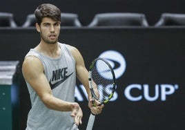 Carlos Alcaraz ya entrena en Valencia para la Copa Davis