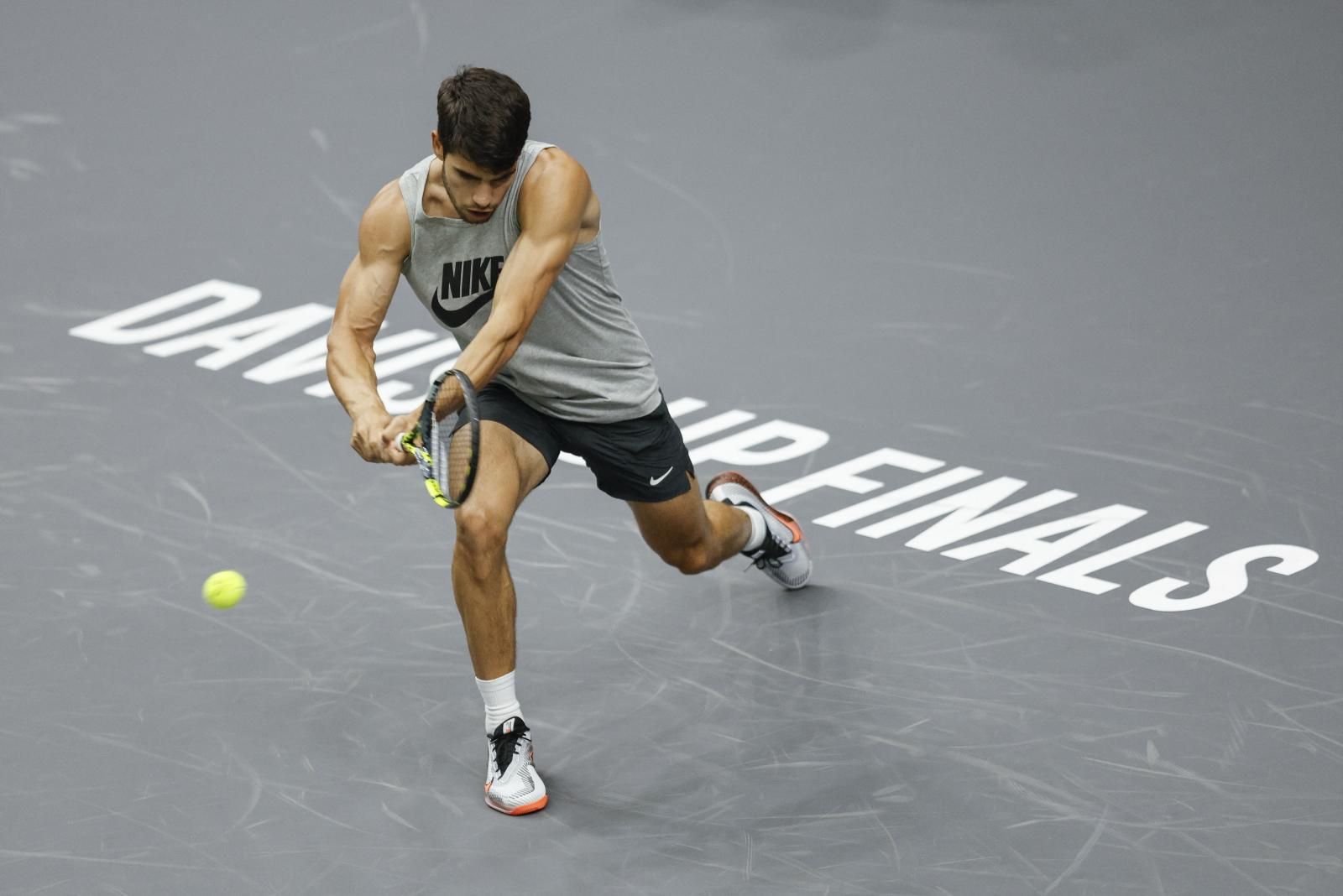 Carlos Alcaraz ya entrena en Valencia para la Copa Davis