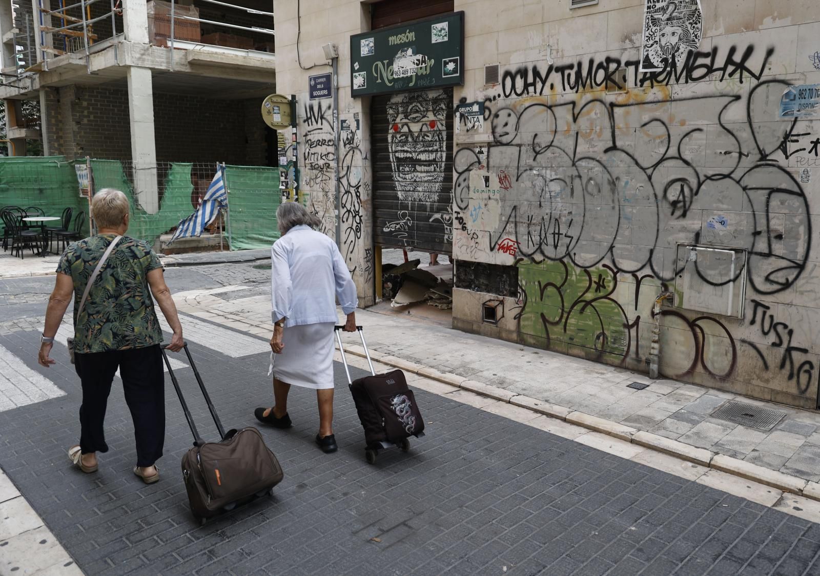 Graffitis y vandalismo en el centro histórico de Valencia