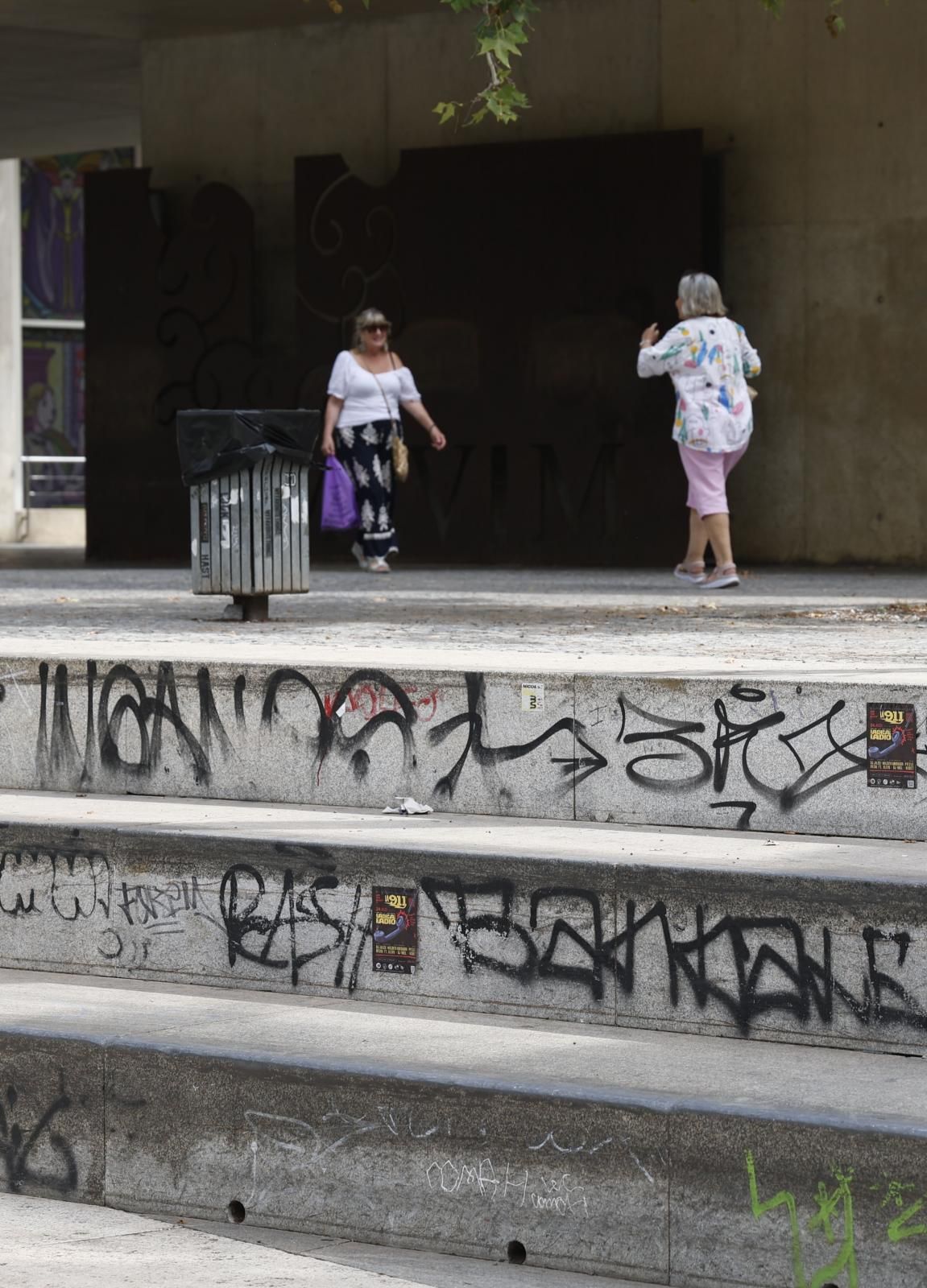 Graffitis y vandalismo en el centro histórico de Valencia