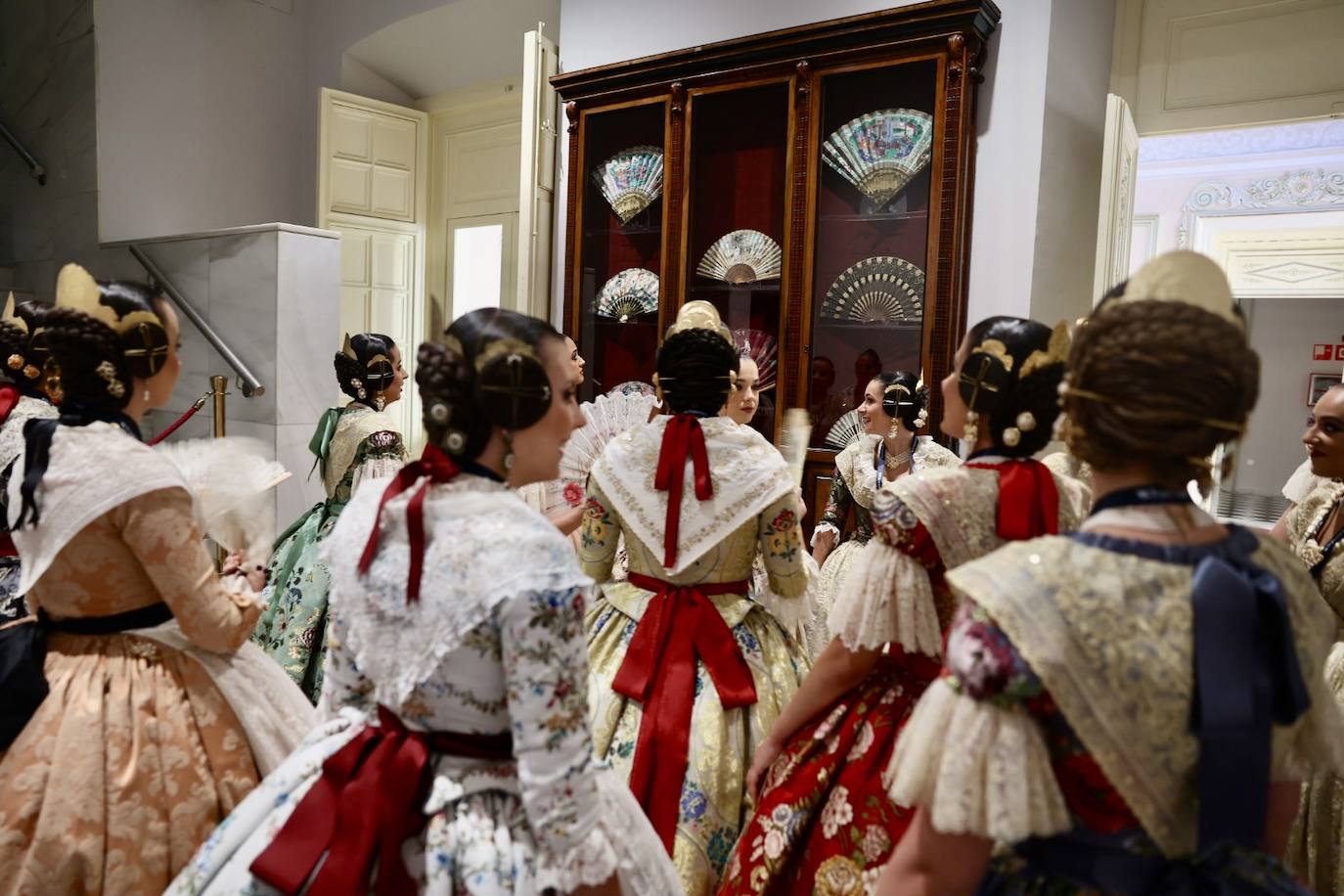 Las candidatas a fallera mayor de Valencia 2025 visitan la Basílica de la Virgen