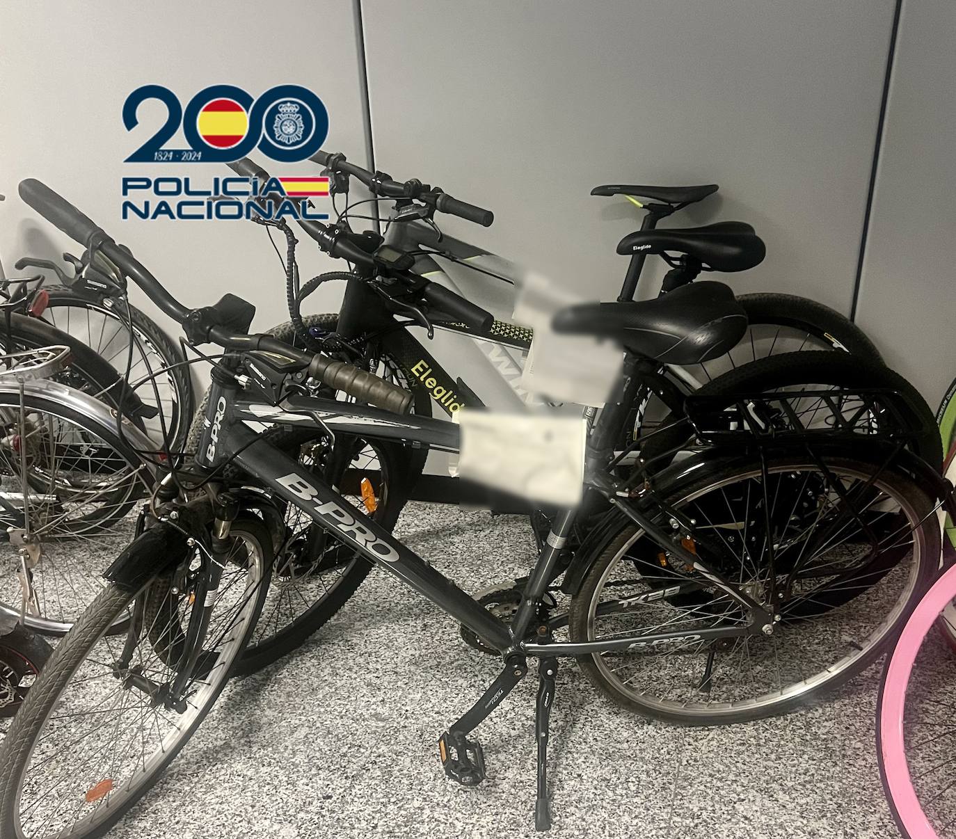 La Policía Nacional monta una exposición en Valencia de bicis robadas para buscar a sus dueños