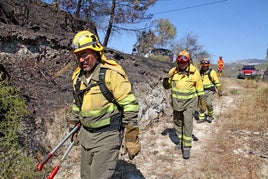 Las tareas de extinción durante el incendio de agosto de 2022.