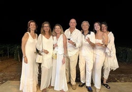 Belén Romero, Inmaculada Romero, Lourdes Martín, Lamberto Landete, José María Rodríguez, Ángela y Mª Jesús Romero.