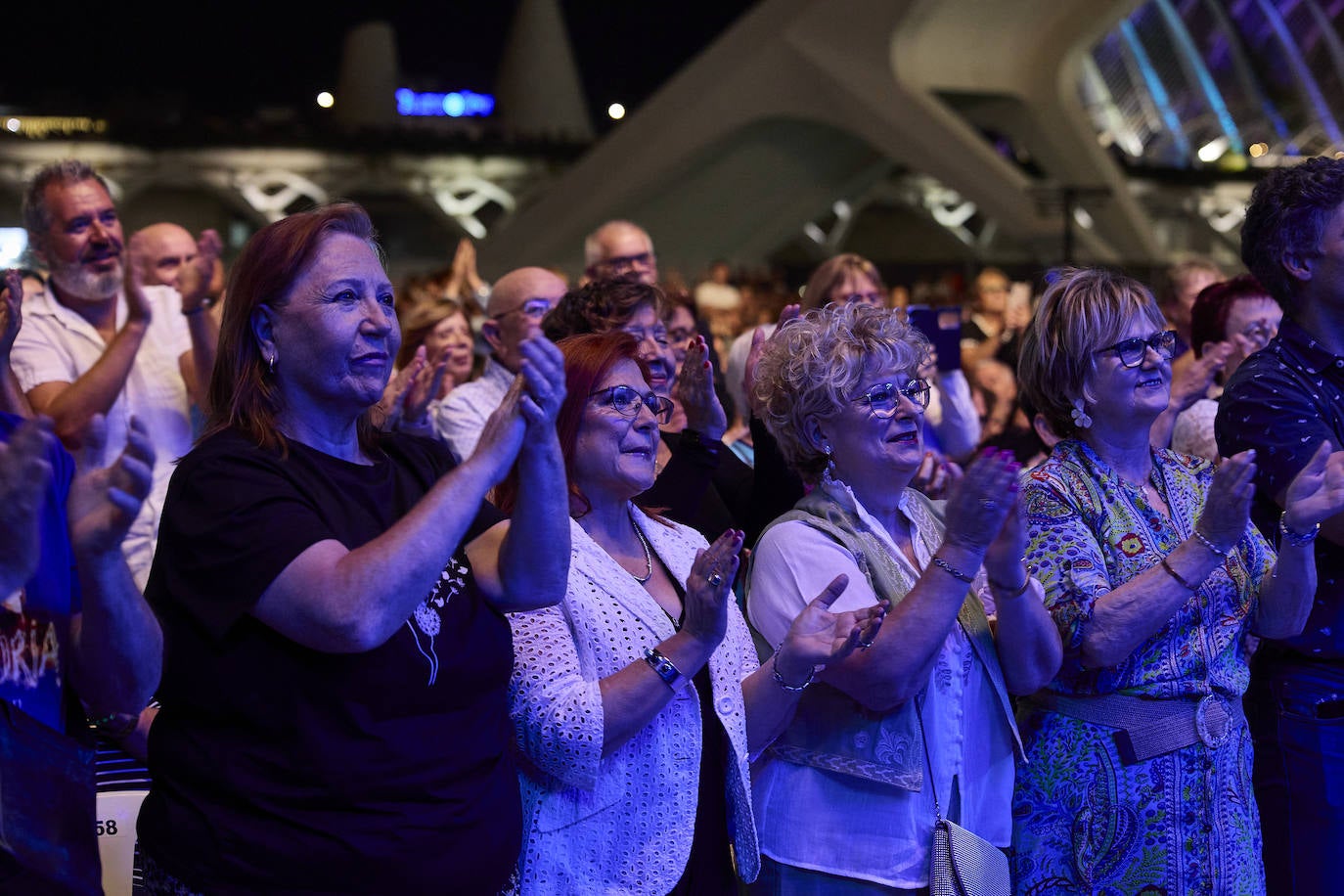Raphael enamora a Valencia en otra &#039;gran noche&#039;