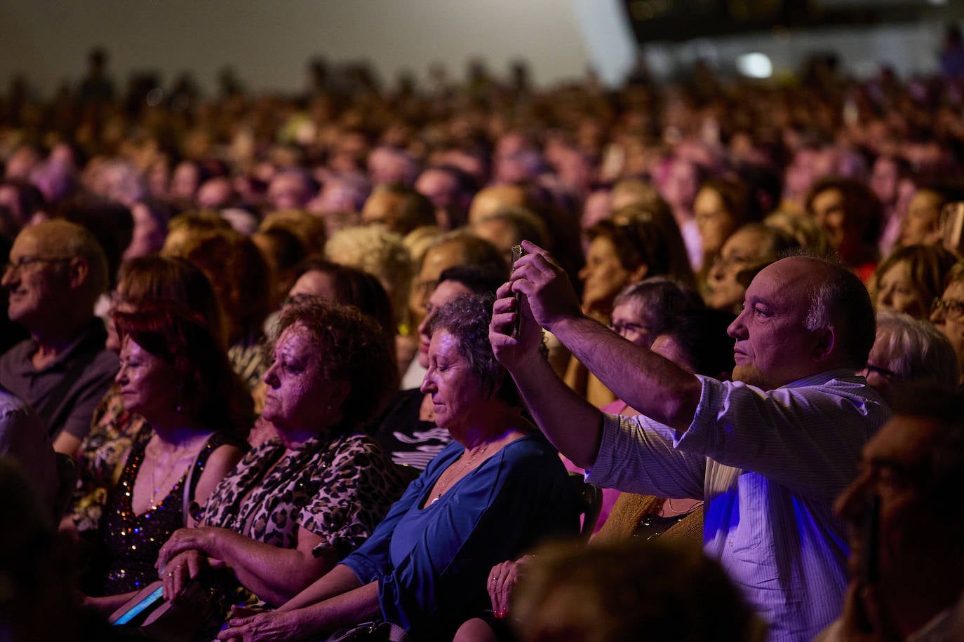 Raphael enamora a Valencia en otra &#039;gran noche&#039;
