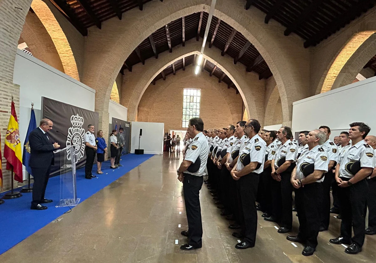 Las Atarazanas de Valencia acogen la exposición ‘200 años de historia de la Policía’ 