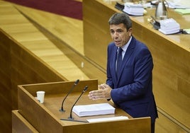 Carlos Mazón, durante su intervención en Les Corts.