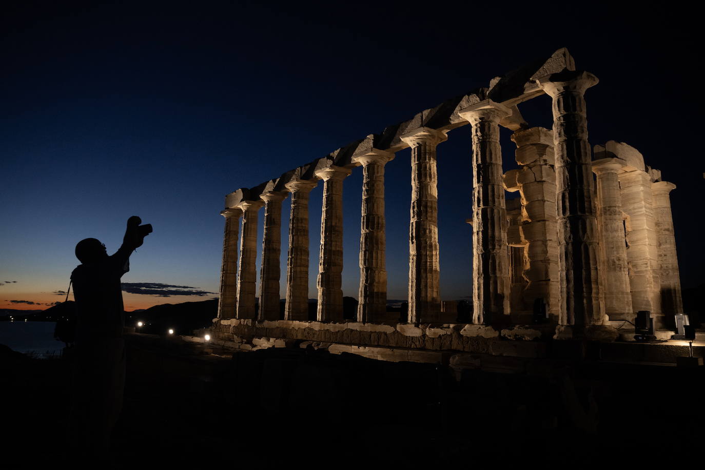 Grecia estrena nueva iluminación del Templo de Poseidón