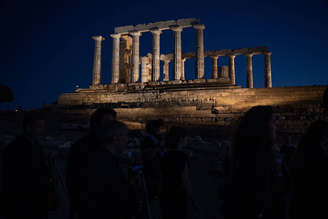 Grecia estrena nueva iluminación del Templo de Poseidón