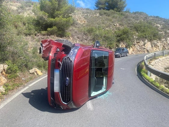 El coche donde viajaban las religiosas.