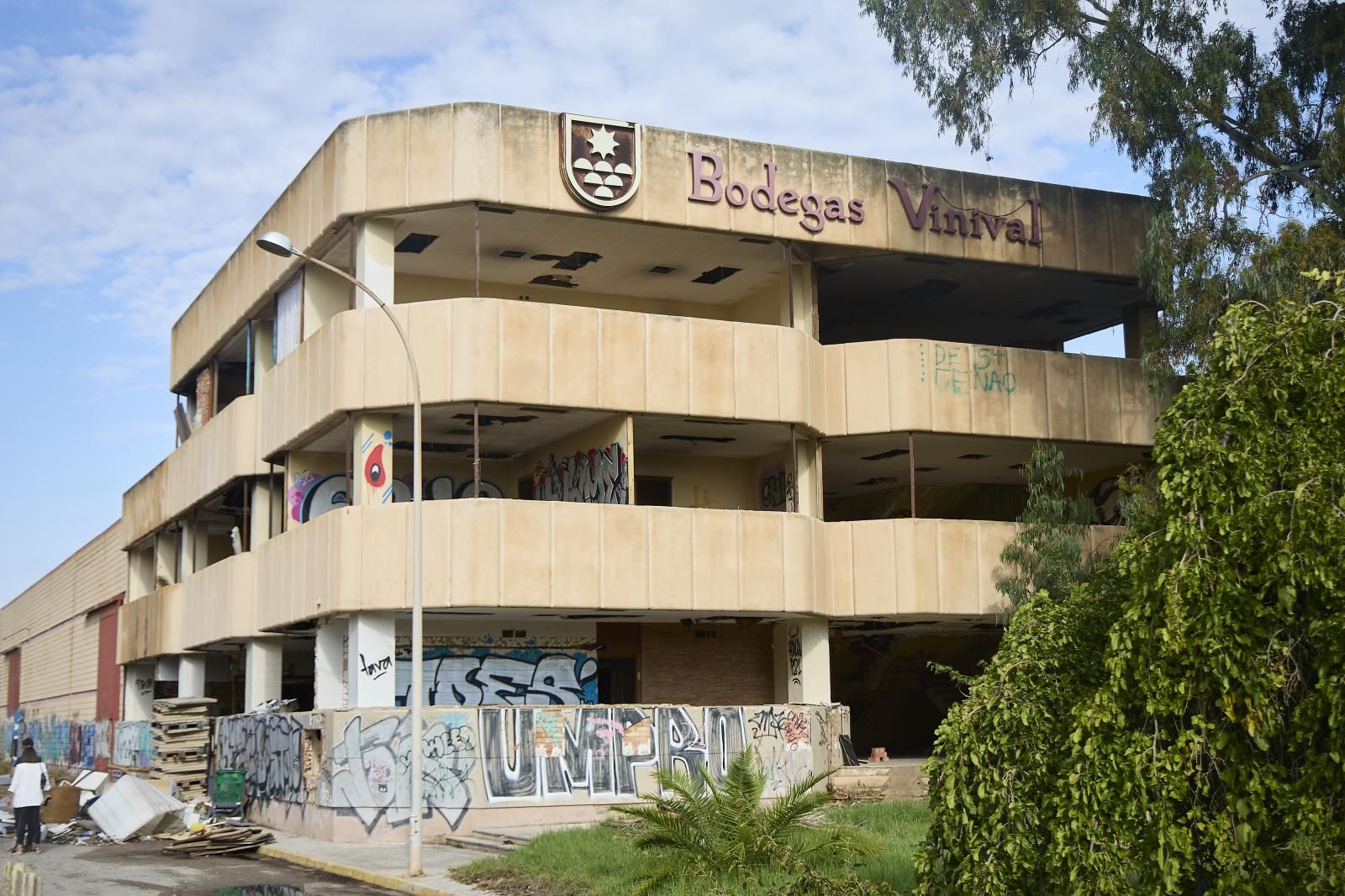 Así son las históricas bodegas Vinival