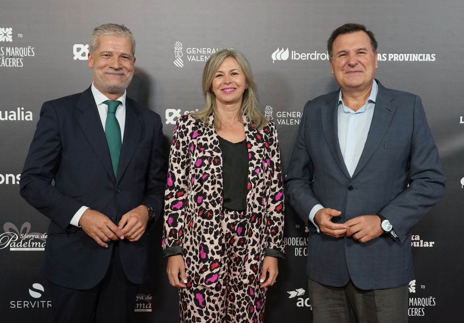 César Miguel, dircom y relaciones institucionales de Caixabank; Olga García, directora territorial de Caixabank en la Comunitat; y Felipe Pulido, directivo de Caixabank