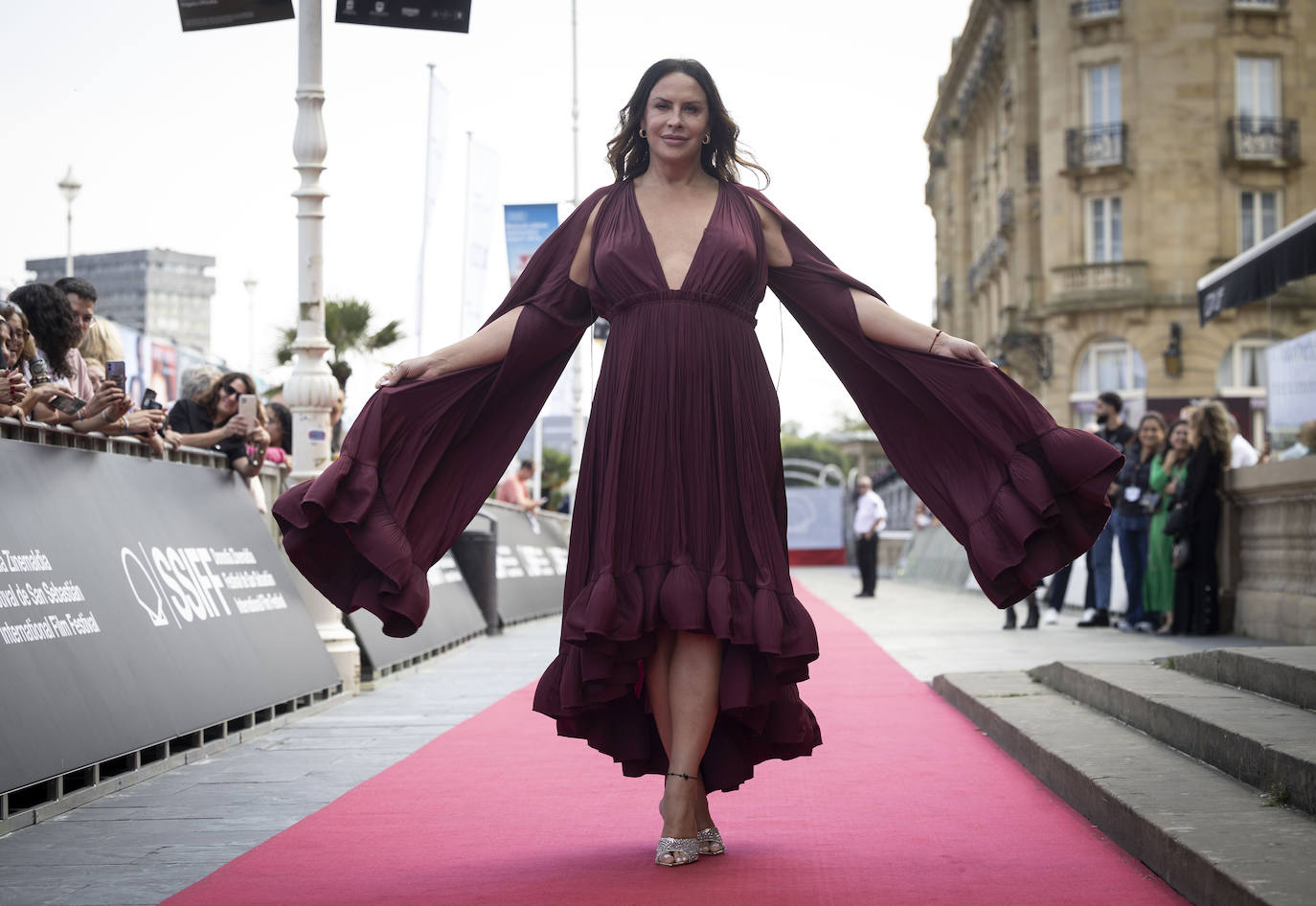 La alfombra roja del Festival de Cine de San Sebastián se llena de estrellas