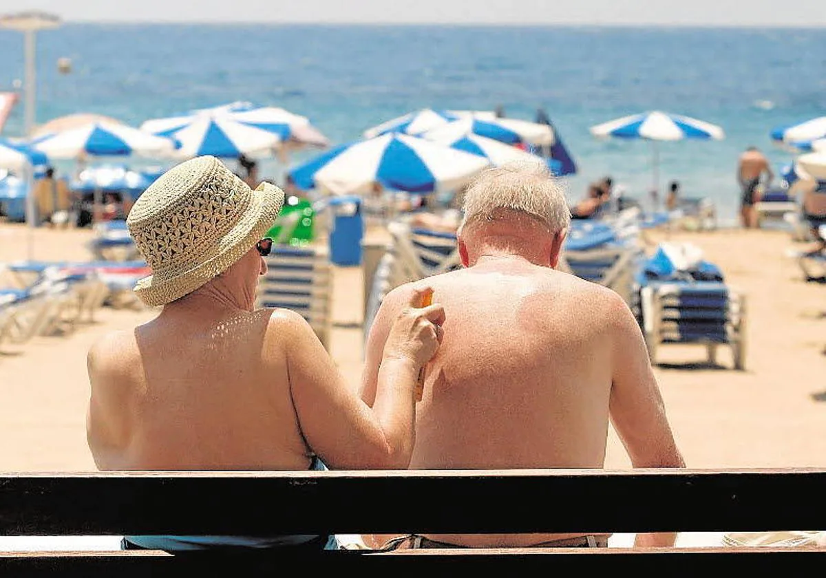 El aviso de la Policía Local de Benidorm a los ‘despistados’ con la llegada del otoño: «Es época de coger castañas» 