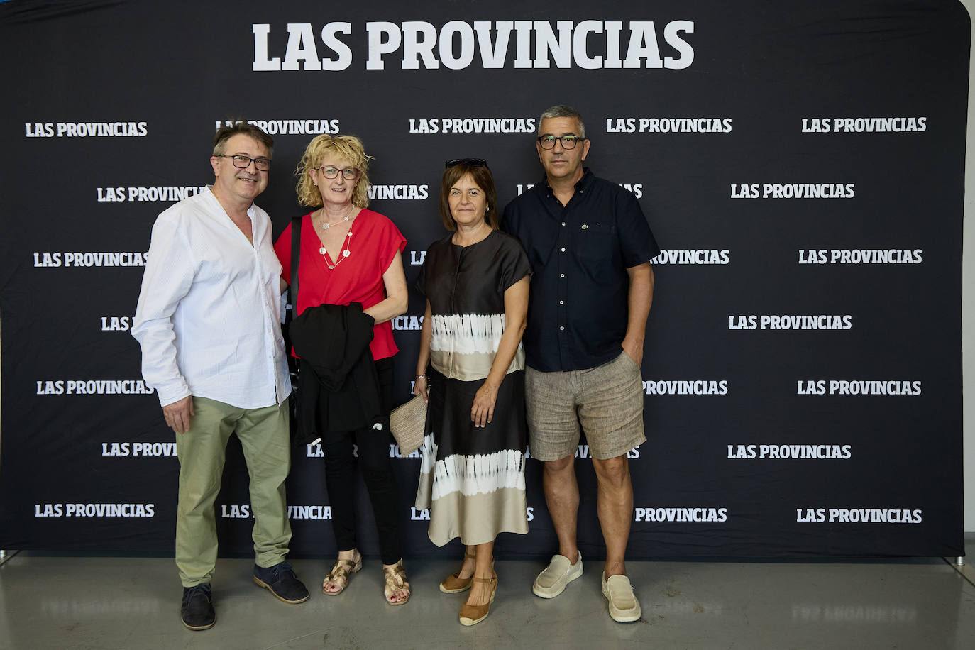 Amigos, familia y aficionados arropan a Enrique Ponce en LAS PROVINCIAS