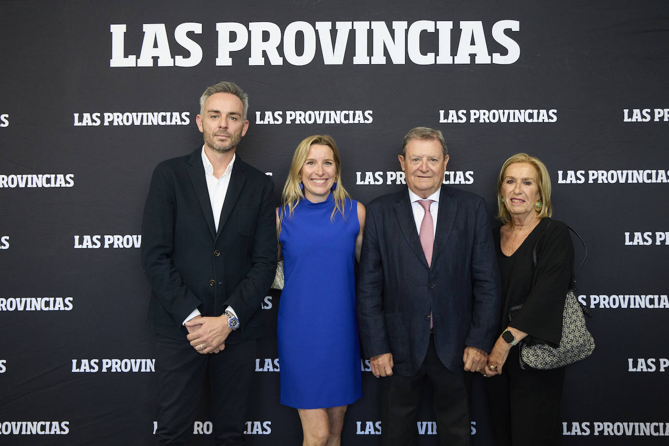 Amigos, familia y aficionados arropan a Enrique Ponce en LAS PROVINCIAS