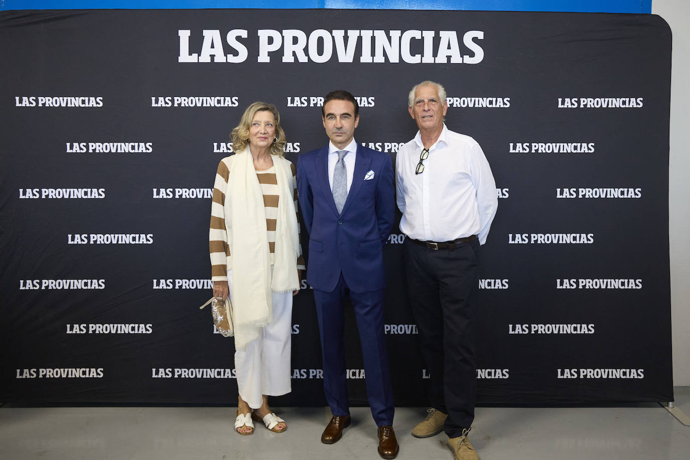 Amigos, familia y aficionados arropan a Enrique Ponce en LAS PROVINCIAS