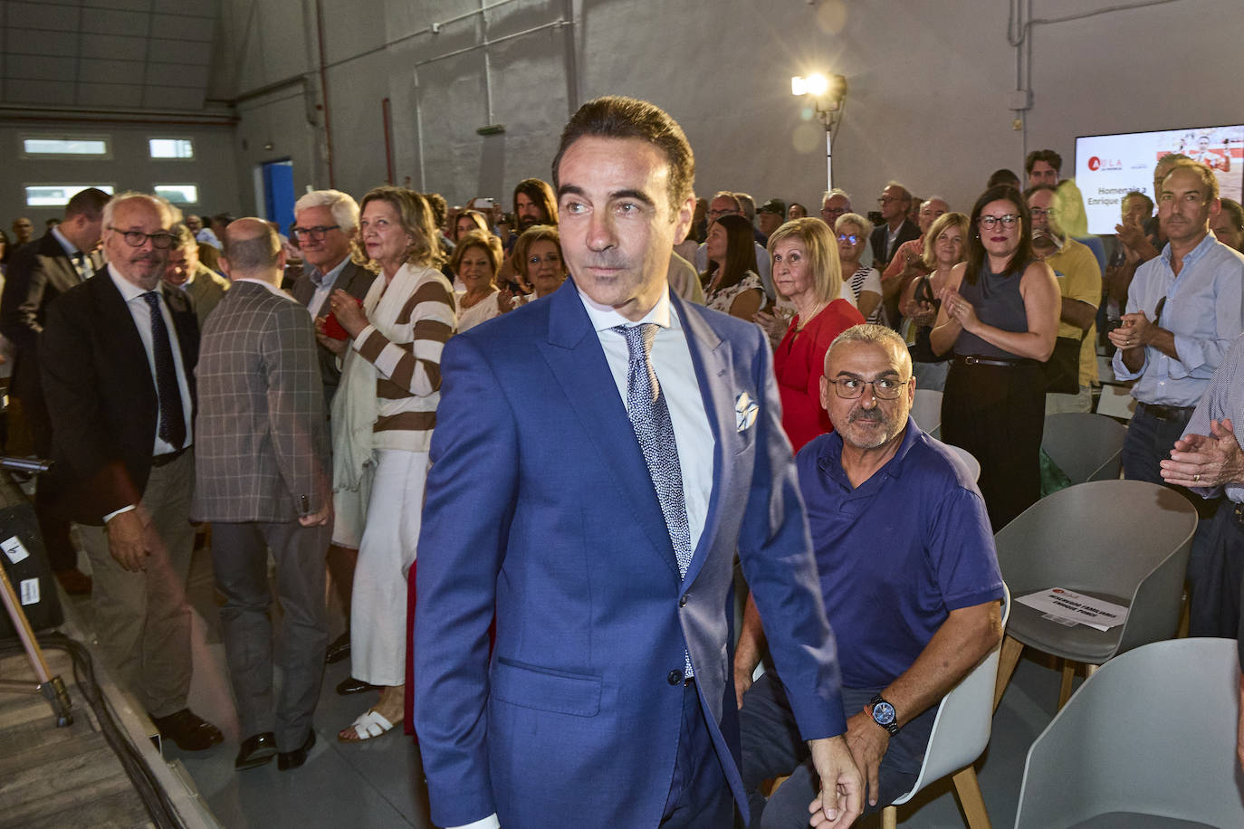 Amigos, familia y aficionados arropan a Enrique Ponce en LAS PROVINCIAS