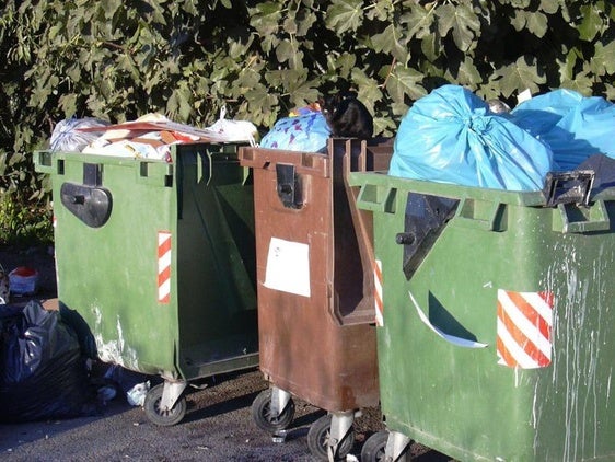 Contenedores de basura.