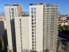 Edificio de la avenida Maestro Rodrigo, con su nueva fachada