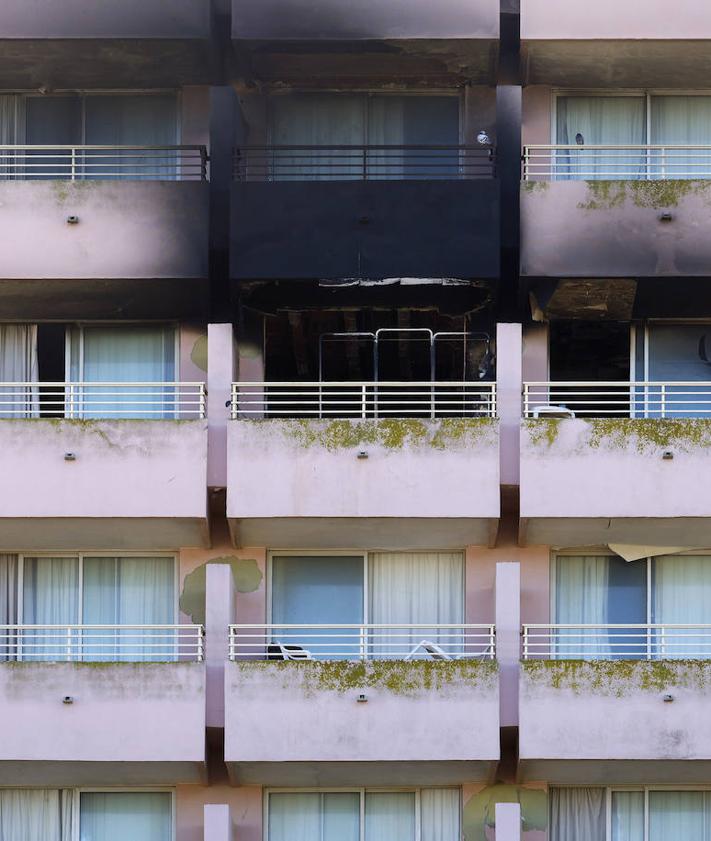 Imagen secundaria 2 - Un incendio calcina una habitación y deja afectadas otras tres del hotel Sidi Saler