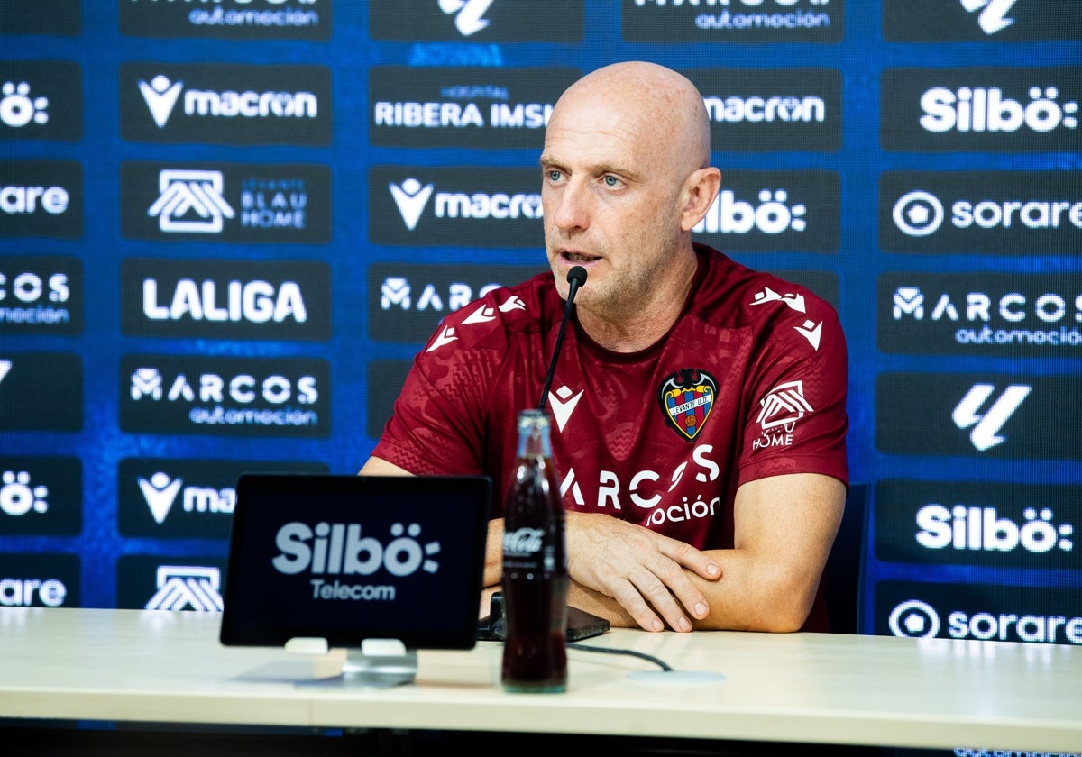 Julián Calero, durante una rueda de prensa.