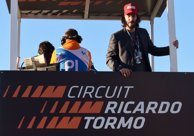 Keanu Reeves estuvo en un GP de la Comunitatñ.