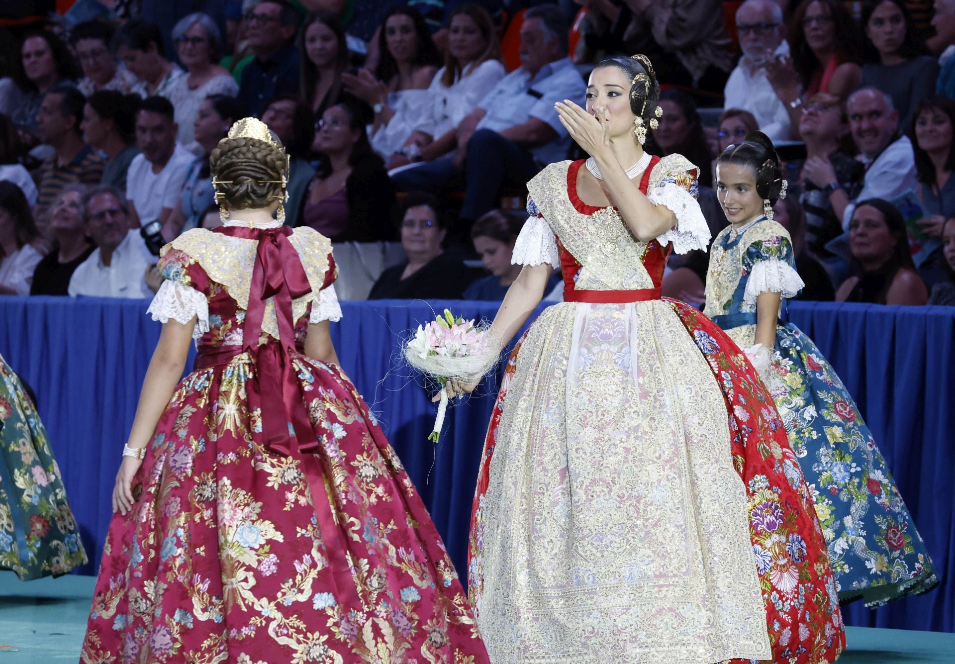 La gala de elección de las candidatas a fallera mayor de Valencia 2025 en imágenes