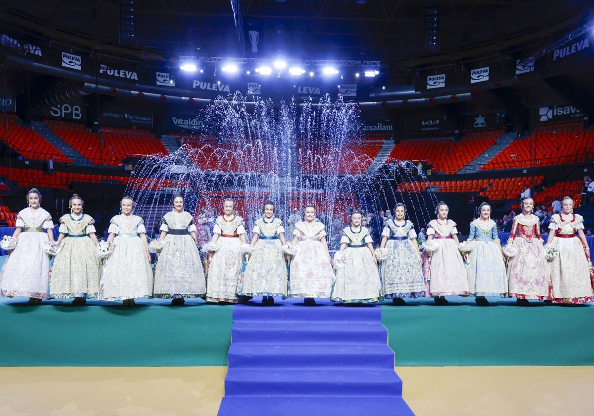 Imagen principal - Candidatas a fallera mayor infantil de Valencia 2025.