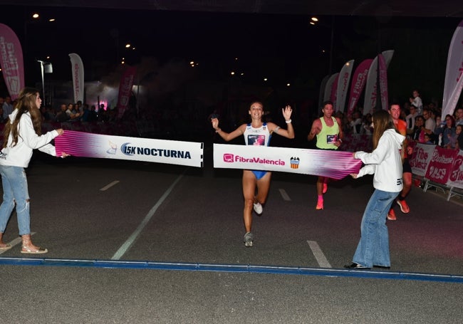 Carlota Rodés, en el momento de llegar a la meta.