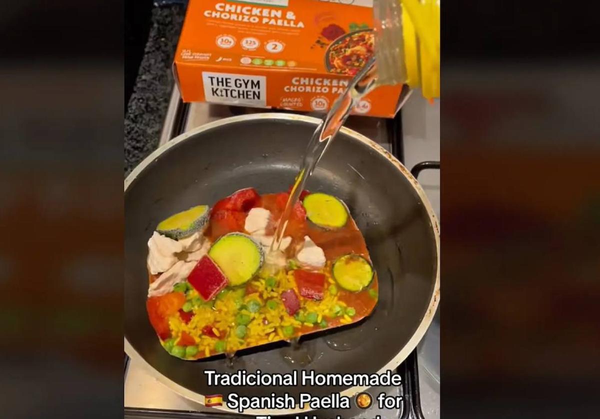 La 'paella congelada' viral en TikTok que indigna a los valencianos: «Se han declarado guerras por menos»