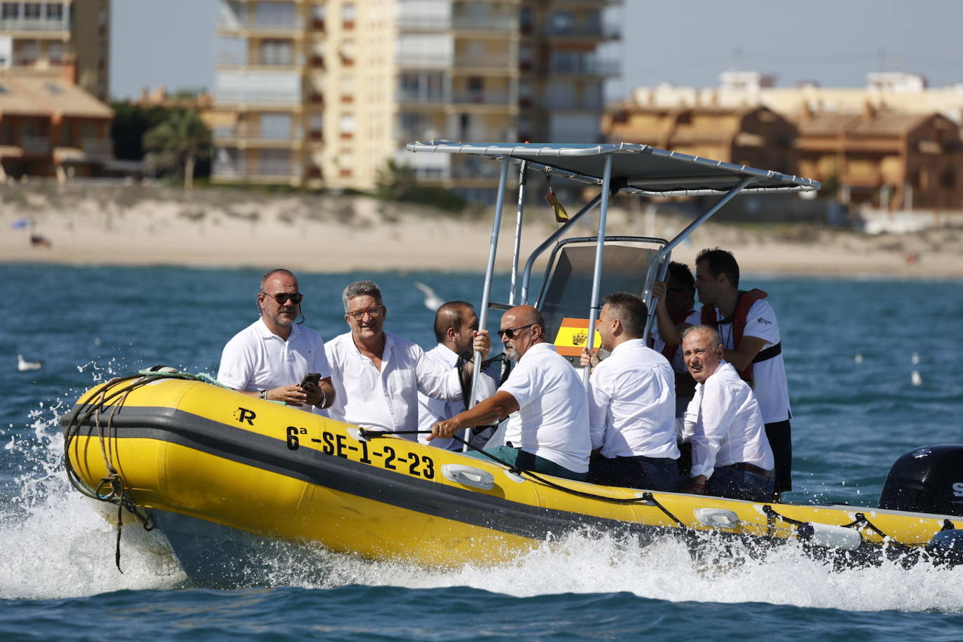 FOTOS | Agentes medioambientales vigilarán en embarcaciones la Albufera y su entorno marino