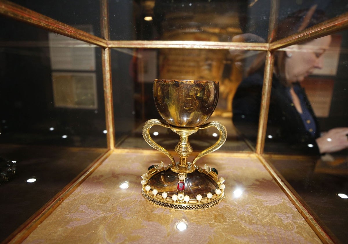 Réplica del Santo Cáliz que se conserva en la Catedral de Valencia.