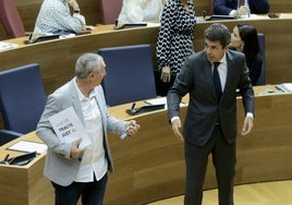 Baldoví y Mazón hablan en Les Corts.