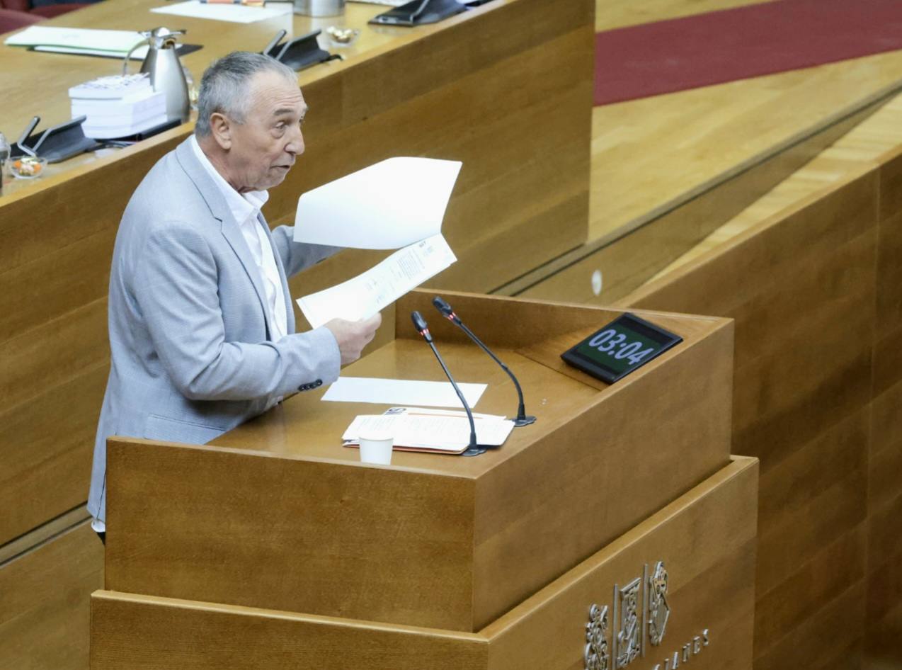 Fotos de la sesión de control a Mazón en Les Corts