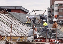 Trabajadores en una obra.