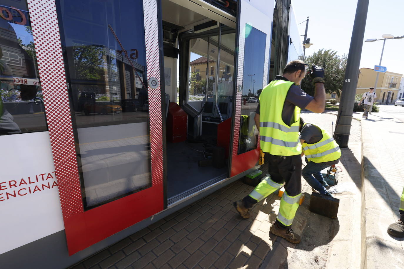 Fotos del accidente entre dos tranvías en Valencia