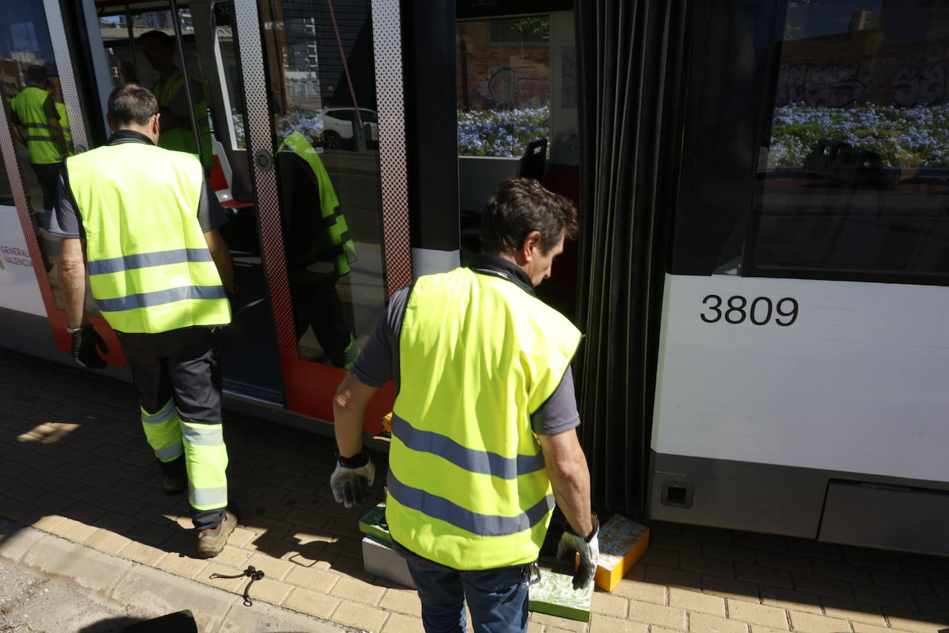 Fotos del accidente entre dos tranvías en Valencia