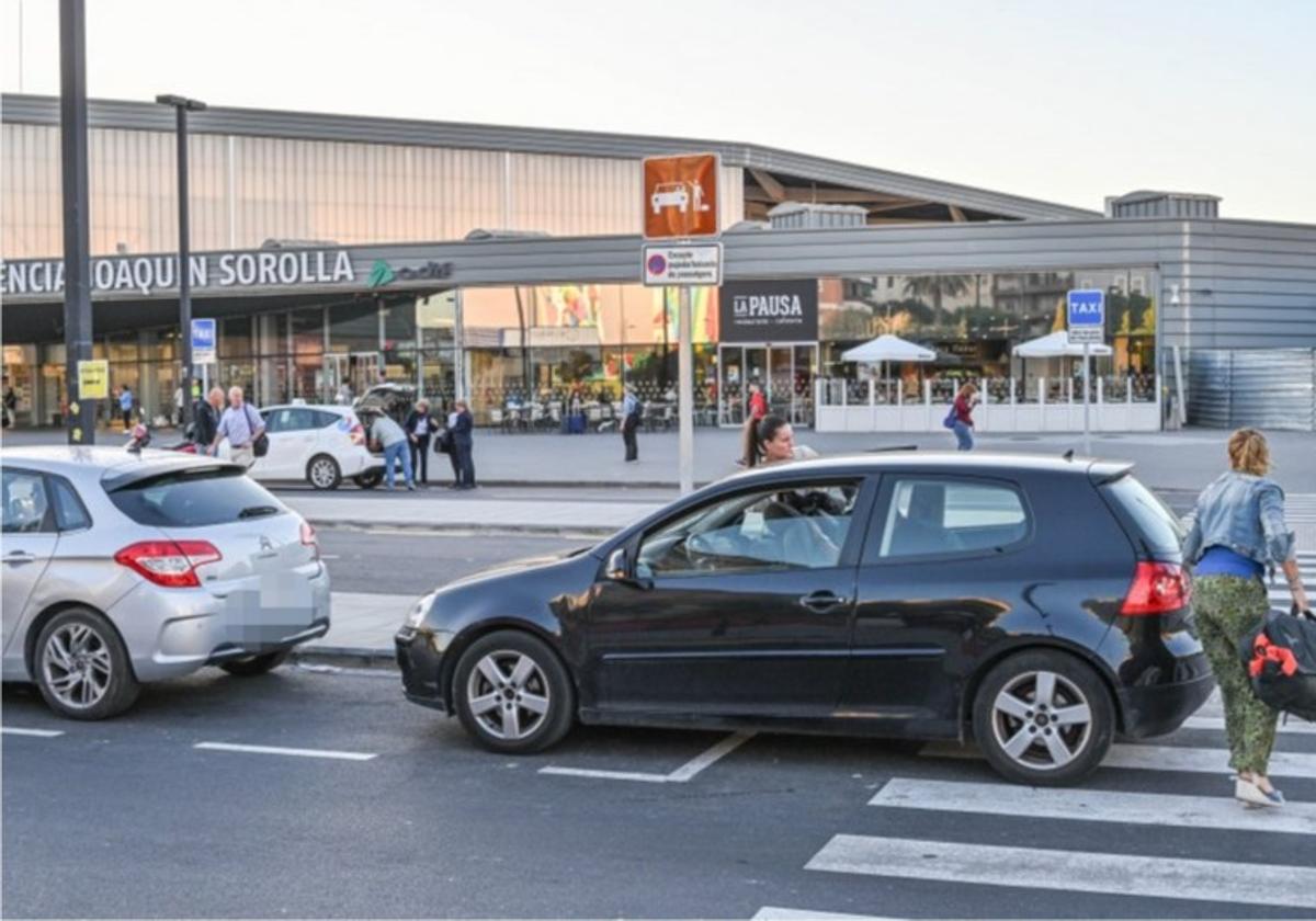 Nueva señal 'Kiss and Go' en Valencia.