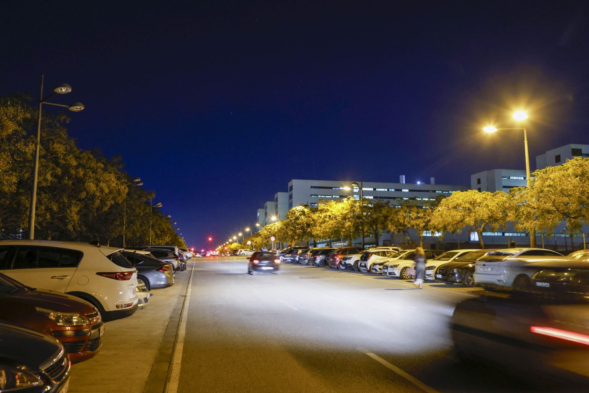 Falta de alumbrado en el entorno del hospital La Fe de Valencia