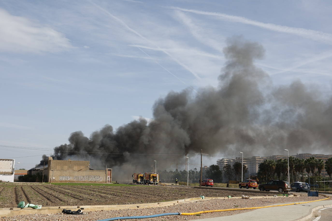 FOTOS | Incendio de una nave en Alboraya