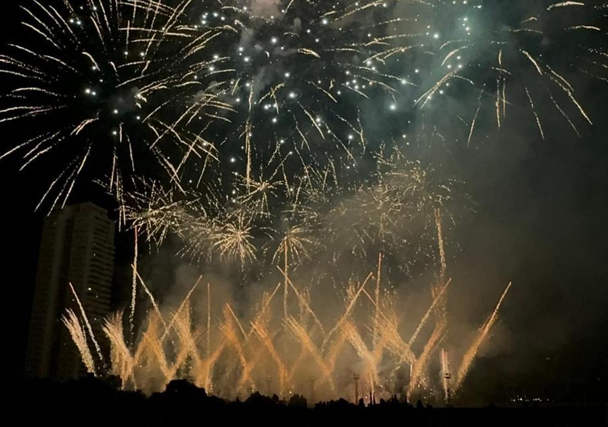 Castillo de fuegos artificiales en Valencia.