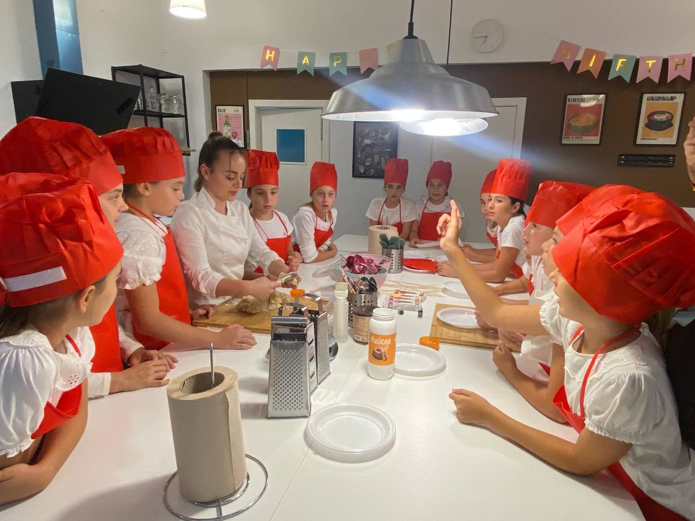 La corte infantil fallera juega a &#039;Masterchef&#039;