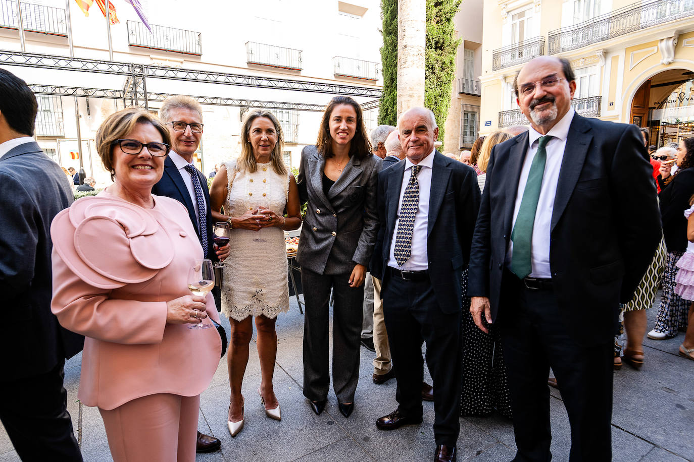 La sociedad valenciana acude a la recepción de la Generalitat por el 9 d&#039;Octubre