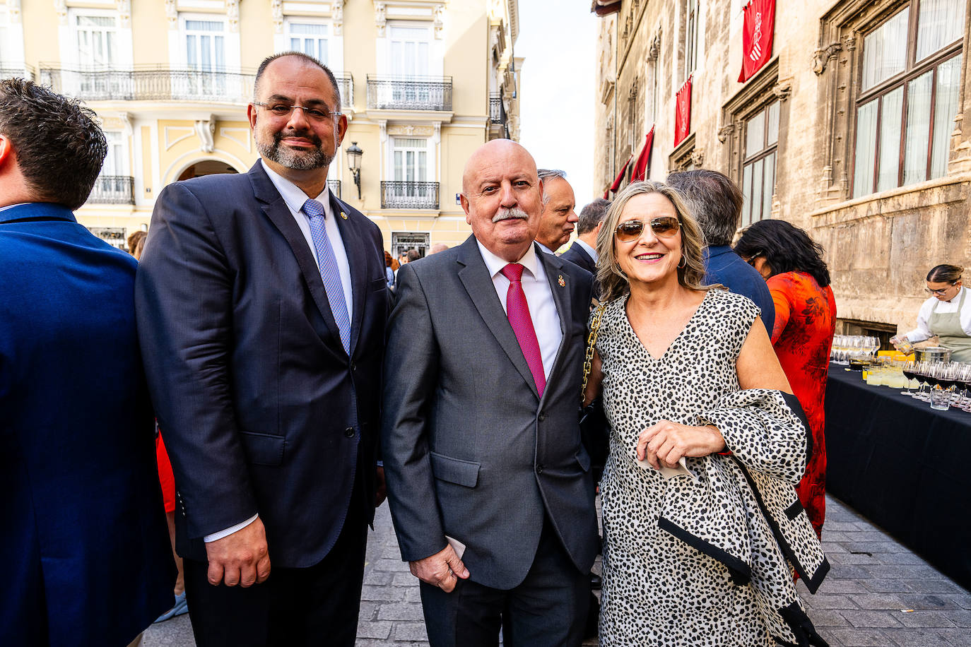 La sociedad valenciana acude a la recepción de la Generalitat por el 9 d&#039;Octubre